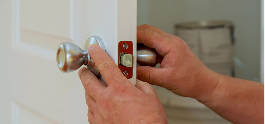 AAA Locksmiths For lock Replacement in Lansing, Illinois